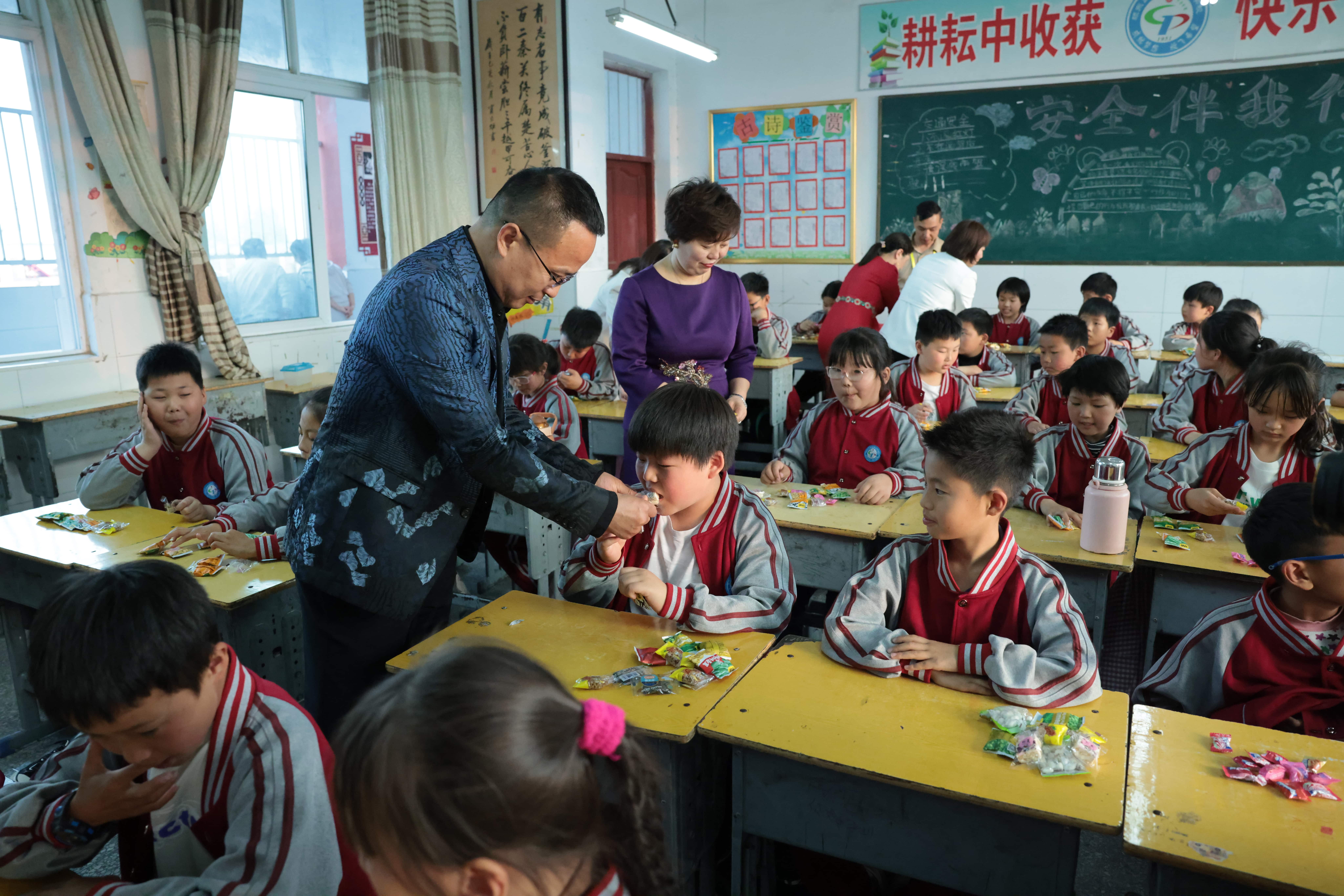 在爱意的“双向奔赴”中丨第249所米兰milan(中国)公益学校揭牌 在爱意的“双向奔赴”中丨第249所米兰milan(中国)公益学校揭牌