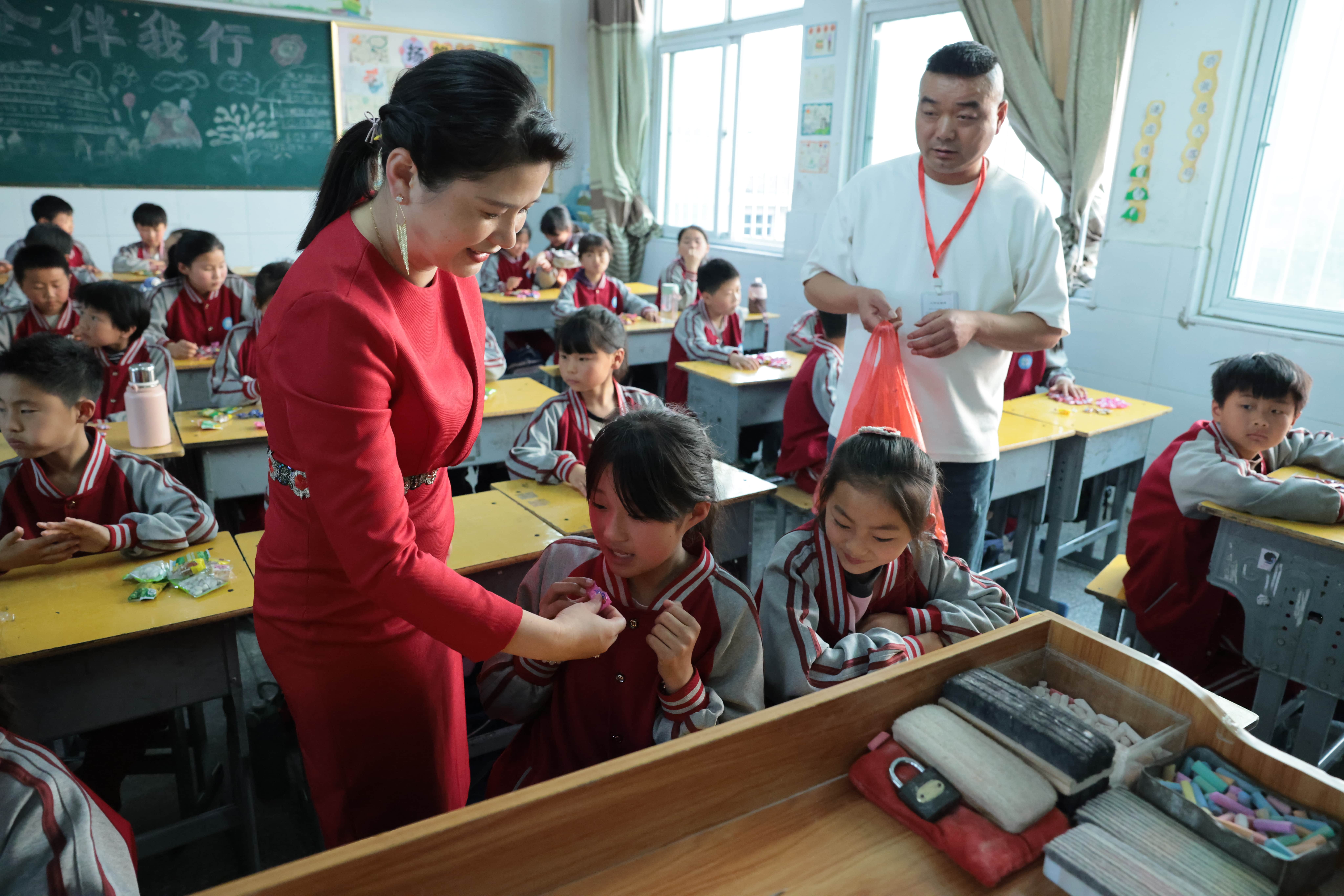 在爱意的“双向奔赴”中丨第249所米兰milan(中国)公益学校揭牌 在爱意的“双向奔赴”中丨第249所米兰milan(中国)公益学校揭牌